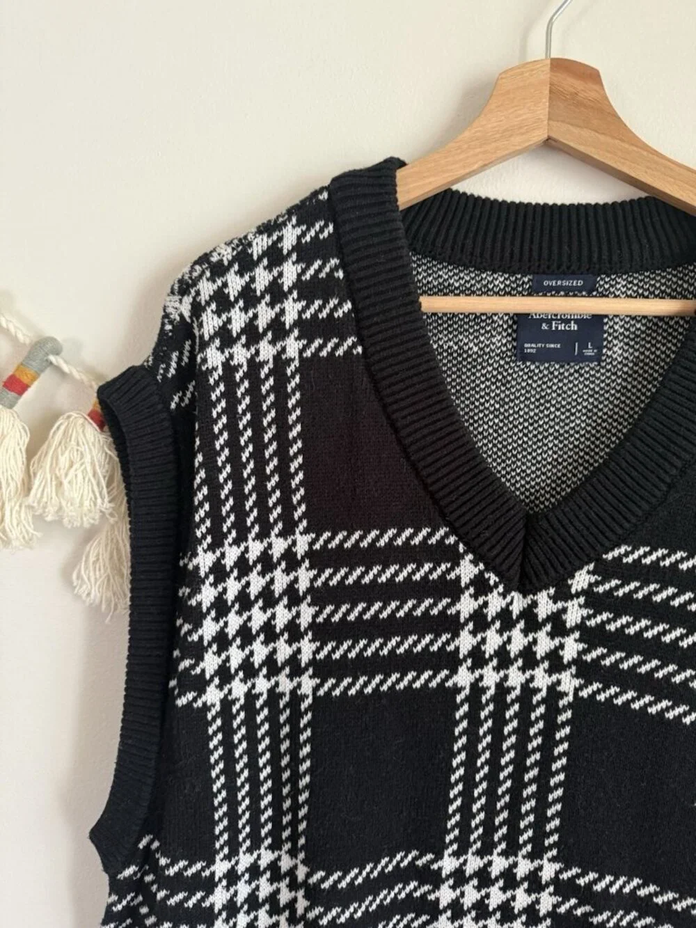 Abercrombie & Fitch Oversized Plaid Vneck Sweater Vest Preppy Layering Men’s L